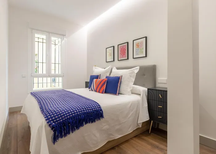 Cozy Ground-Floor Apartment For 4 In Chamberi Quevedo V